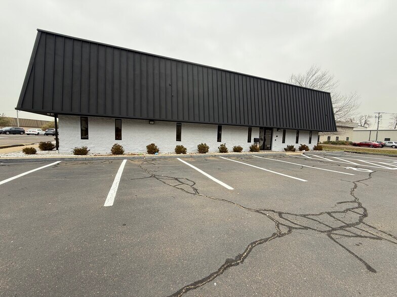 182 Commerce St, East Haven, CT à louer - Photo de l’immeuble – Image 2 sur 13