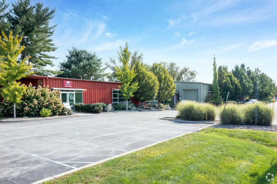199 West Rd, Pleasant Valley, NY à louer - Photo de l’immeuble – Image 1 sur 6