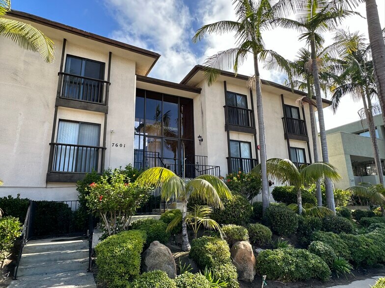 7601 Eads Ave, La Jolla, CA à vendre - Photo de l’immeuble – Image 3 sur 19