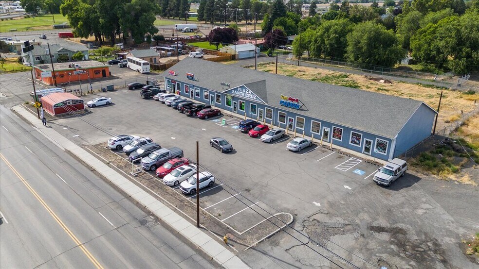 841 W 1st Ave, Toppenish, WA à vendre - Photo de l’immeuble – Image 2 sur 26