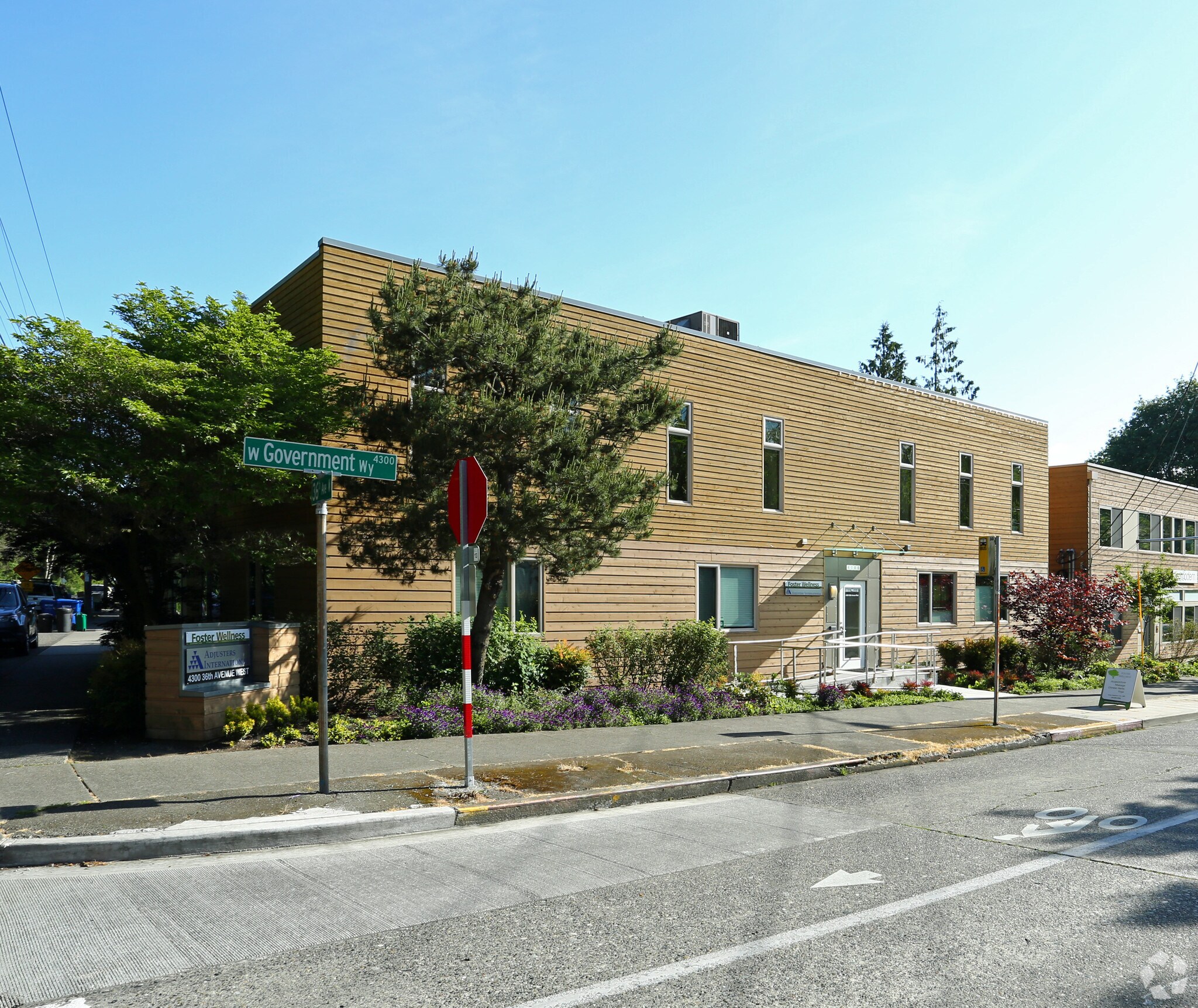 4300 36th Ave W, Seattle, WA à vendre Photo de l’immeuble– Image 1 sur 6