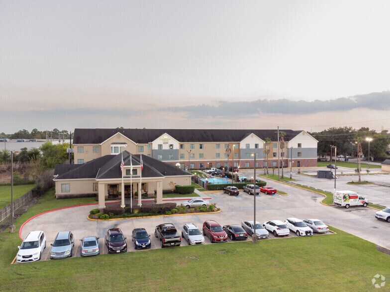 1340 N Sam Houston Pky E, Houston, TX à vendre - Photo de l’immeuble – Image 2 sur 42