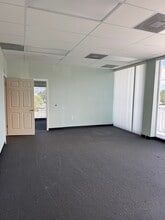 3880 S Washington Ave, Titusville, FL à louer Photo intérieure– Image 1 sur 5