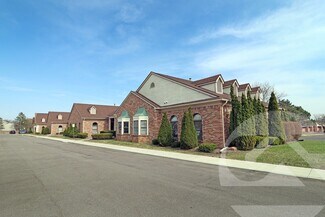 Plus de détails pour 455 Barclay Cir, Rochester Hills, MI - Bureau à vendre