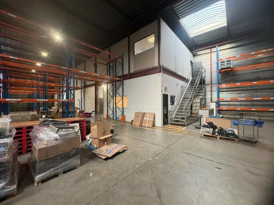 Local d’activités dans Émerainville à louer Photo intérieure– Image 1 sur 6