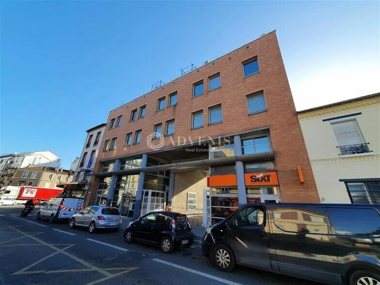 Bureau dans Saint-Ouen-sur-Seine à louer - Photo de l’immeuble – Image 1 sur 8
