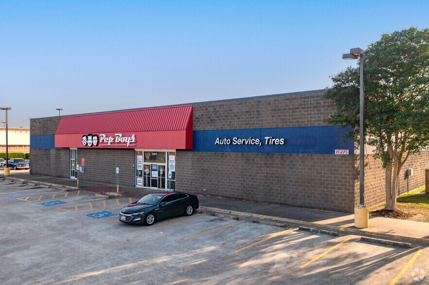 10275 North Fwy, Houston, TX à louer - Photo de l’immeuble – Image 2 sur 2