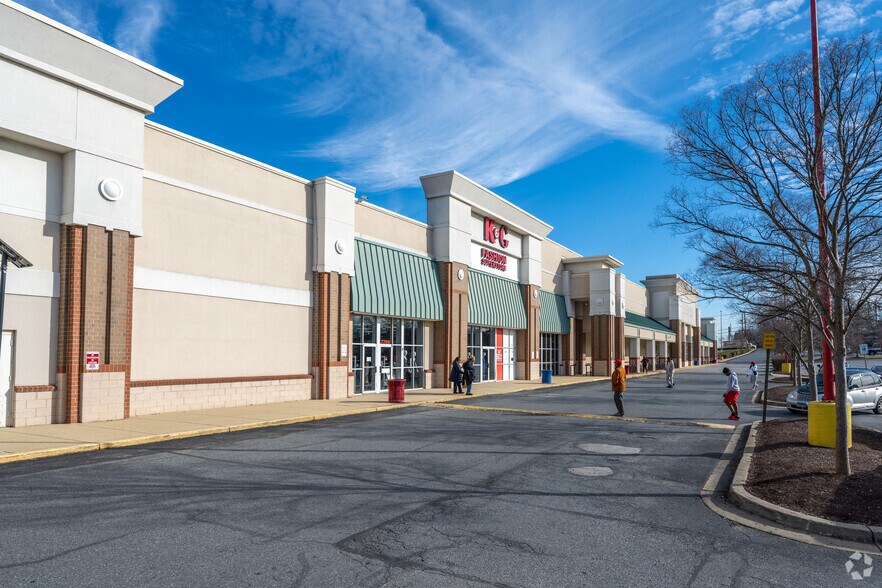 7780-7790 Riverdale Rd, New Carrollton, MD à louer - Photo principale – Image 1 sur 5