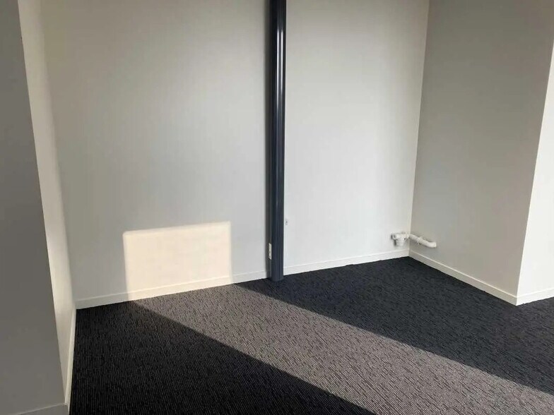 Bureau dans Caen à louer - Photo de l’immeuble – Image 3 sur 6