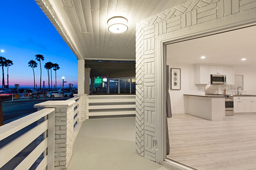 2212 W Oceanfront, Newport Beach, CA à vendre - Photo de l’immeuble – Image 3 sur 40