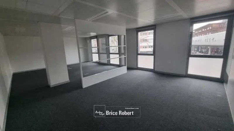 Bureau dans Lyon à louer - Photo de l’immeuble – Image 3 sur 12