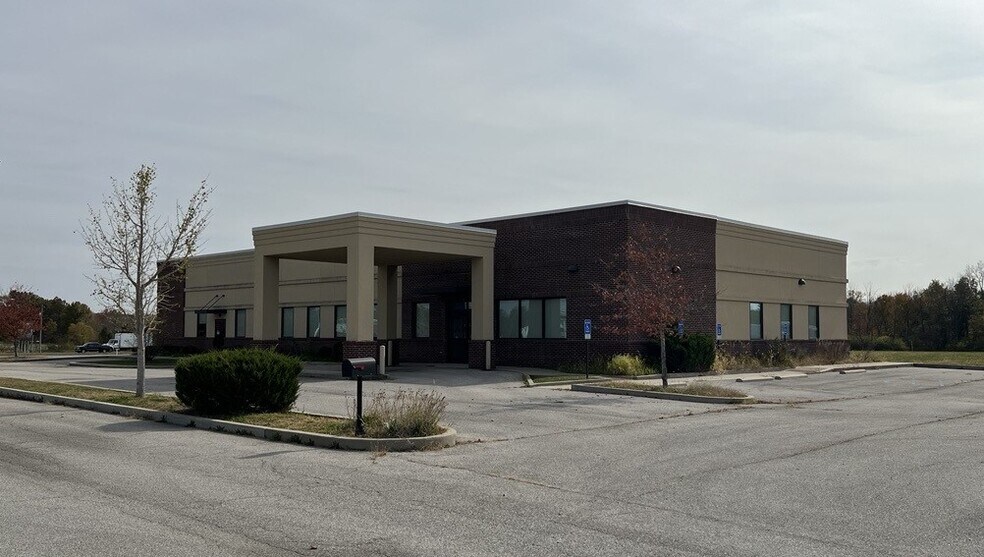 1705 E Industrial Dr, Terre Haute, IN à louer - Photo de l’immeuble – Image 2 sur 3