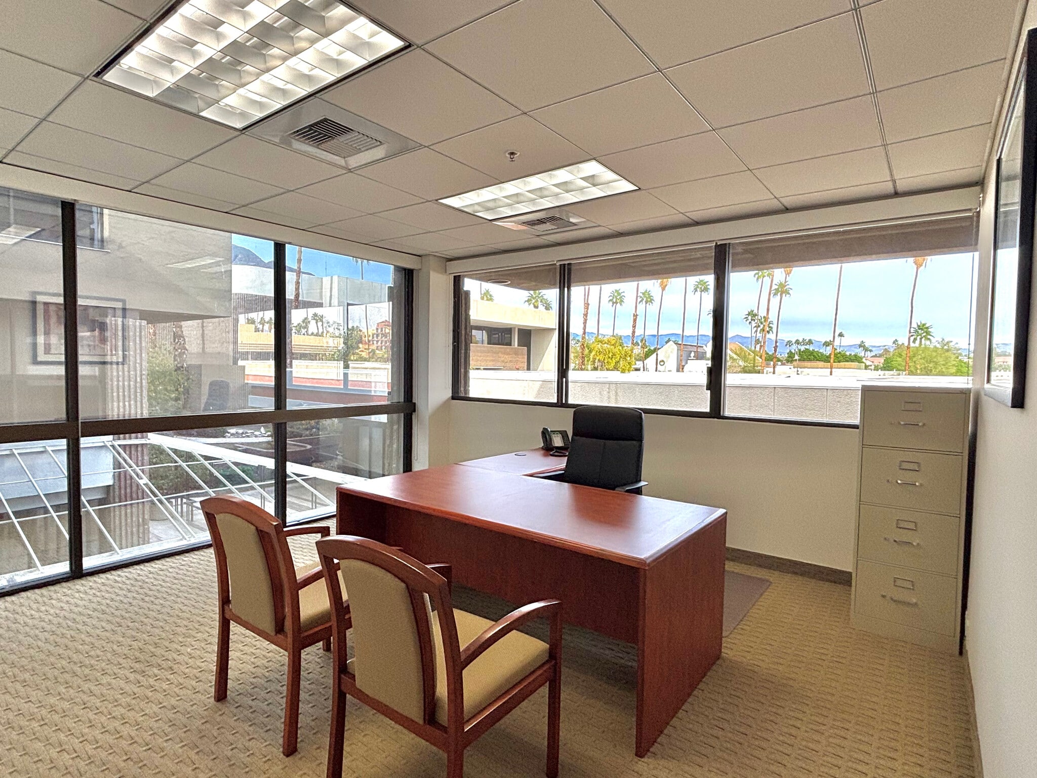 777 E Tahquitz Canyon Way, Palm Springs, CA à louer Photo intérieure– Image 1 sur 2