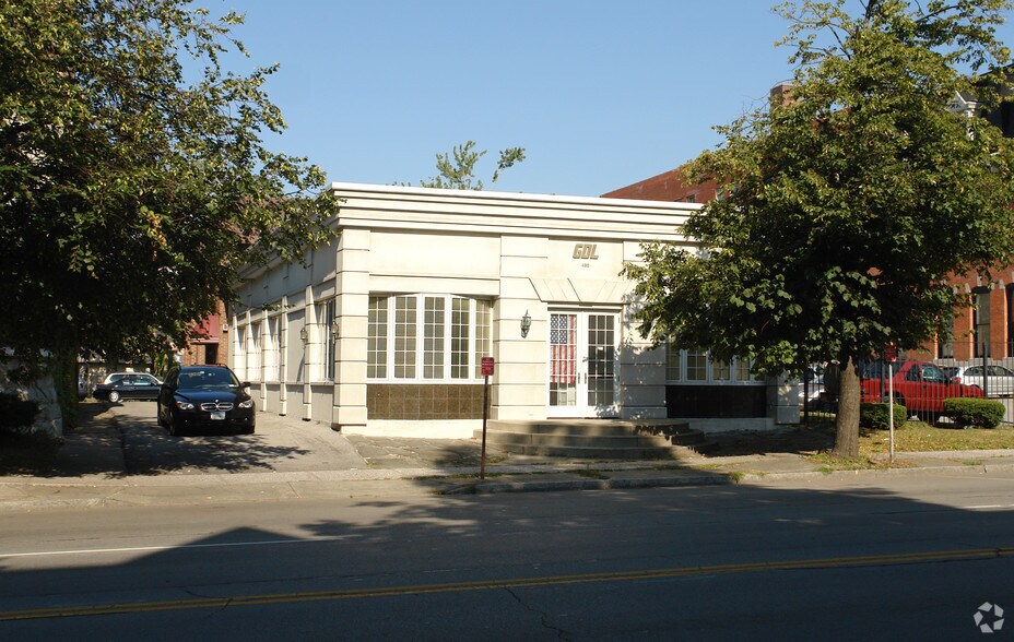 490 Delaware Ave, Buffalo, NY à louer - Photo de l’immeuble – Image 2 sur 4