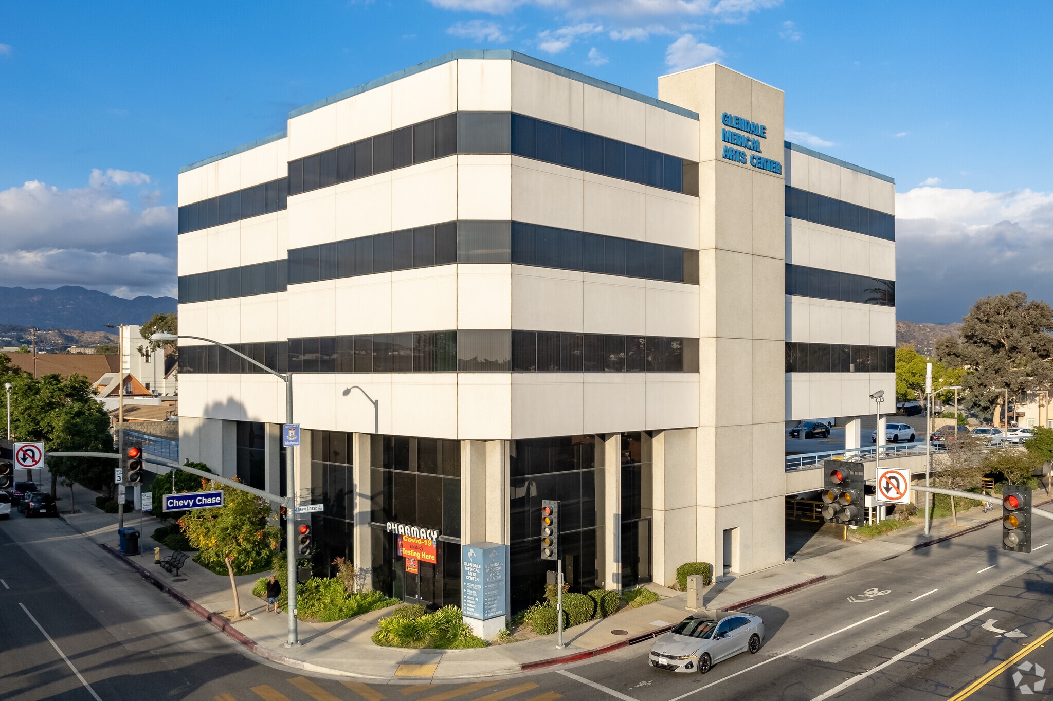 1030 S Glendale Ave, Glendale, CA à louer Photo principale– Image 1 sur 6