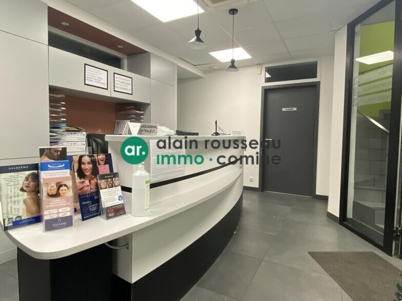 Bureaux/Médical dans Angers à louer - Hall d’entrée – Image 2 sur 3