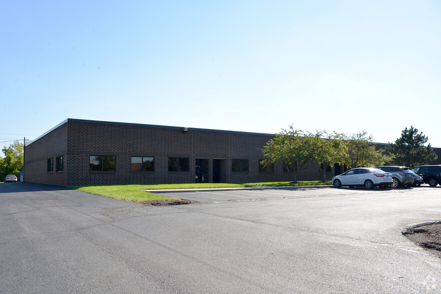 5751-5827 W 73rd St, Indianapolis, IN à louer - Photo de l’immeuble – Image 2 sur 6