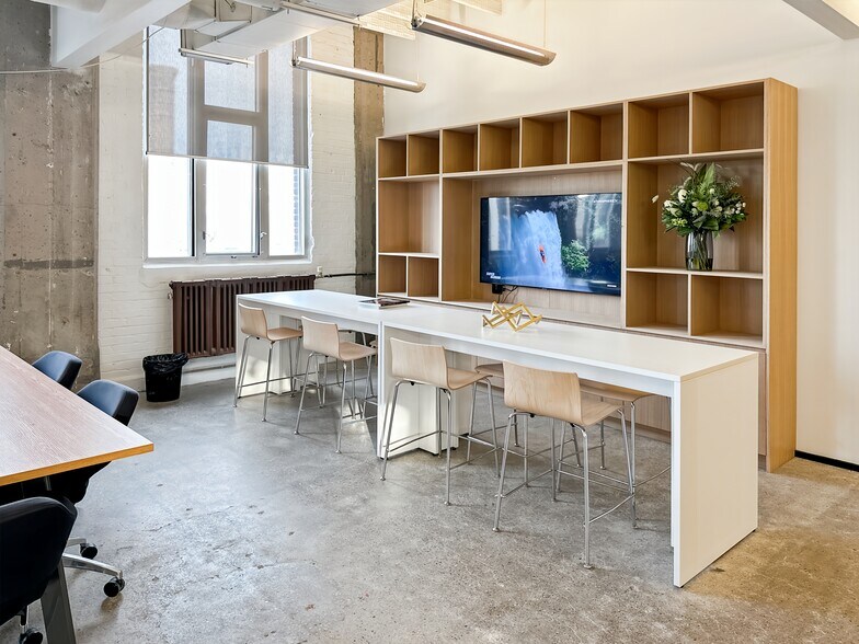 235 Carlaw Ave, Toronto, ON à louer - Photo intérieure – Image 3 sur 19