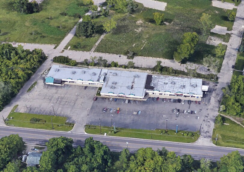 3434 Flushing St, Flint, MI à louer - Photo de l’immeuble – Image 3 sur 5