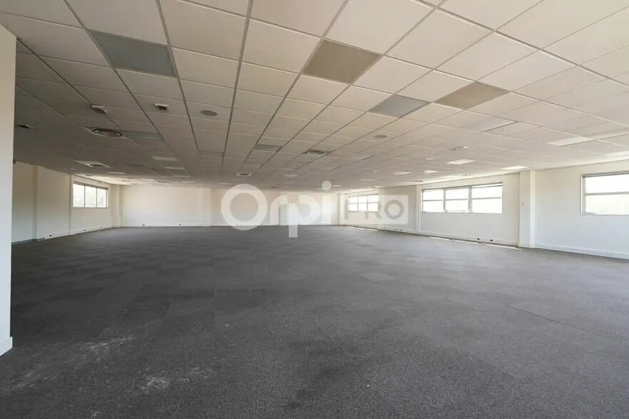 Bureau dans OULLINS-PIERRE-BÉNITE à vendre - Photo de l’immeuble – Image 3 sur 12