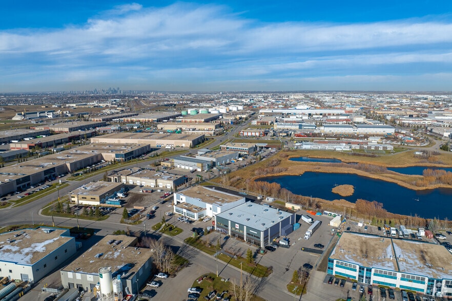 4430 112th Ave SE, Calgary, AB à louer - Aérien – Image 2 sur 3