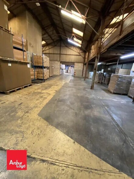 Local d'activités dans Saint-Georges-sur-Eure à vendre - Photo intérieure – Image 3 sur 4