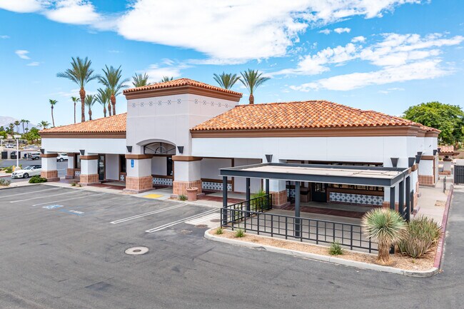 Plus de détails pour 36101 Bob Hope Dr, Rancho Mirage, CA - Bureau/Local commercial, Local commercial à louer