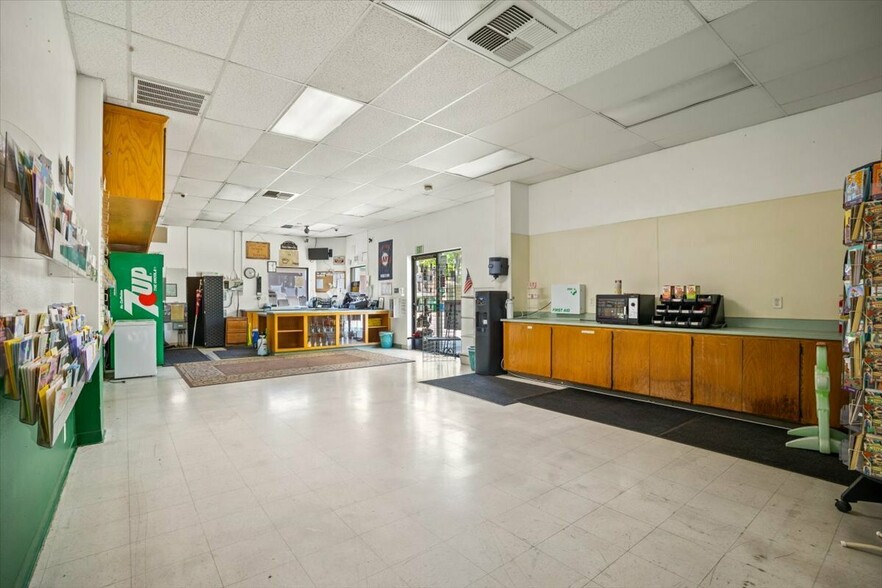 1625 Mangrove Ave, Chico, CA à louer - Photo de l’immeuble – Image 3 sur 5