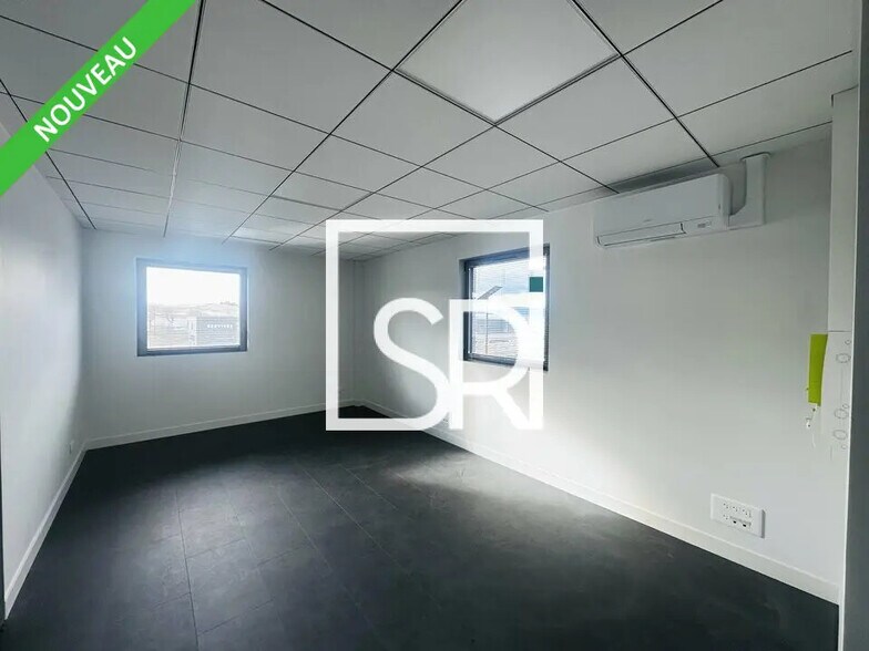 Bureau dans Pont-du-Château à louer - Photo de l’immeuble – Image 3 sur 11