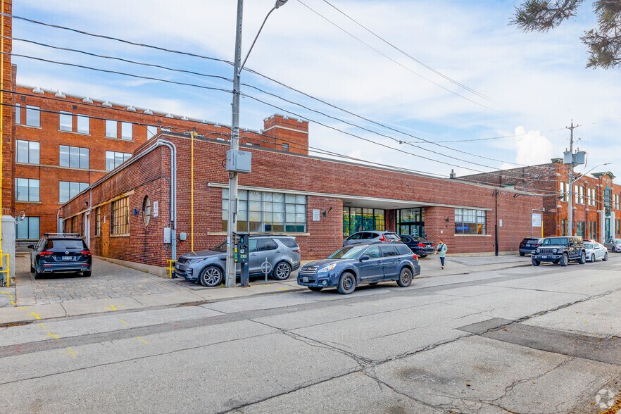 41 Fraser Ave, Toronto, ON à louer - Photo principale – Image 1 sur 13