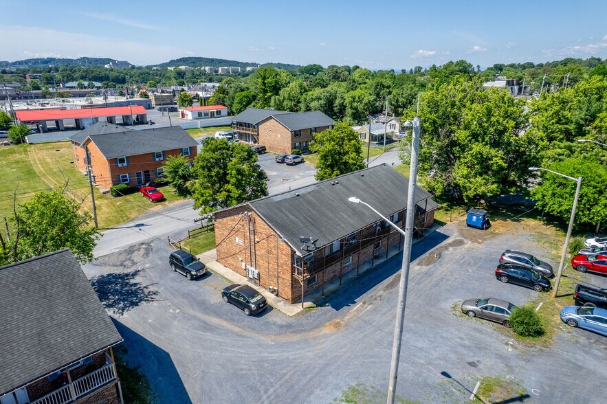600 Norwood St, Harrisonburg, VA à vendre - Photo de l’immeuble – Image 2 sur 10