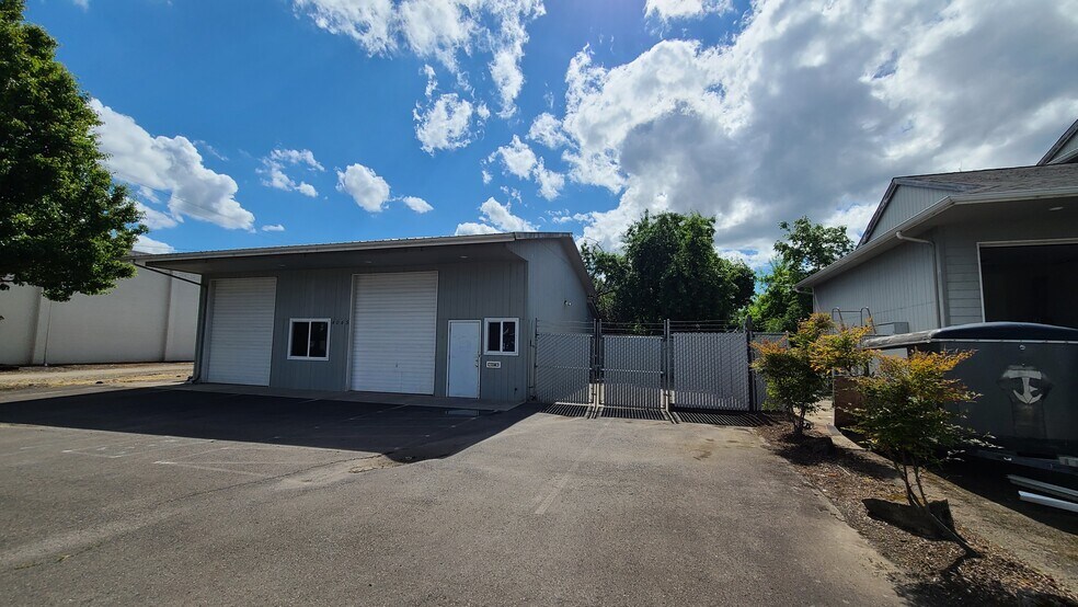 4045 Cherry Ave NE, Salem, OR à louer - Photo de l’immeuble – Image 1 sur 7