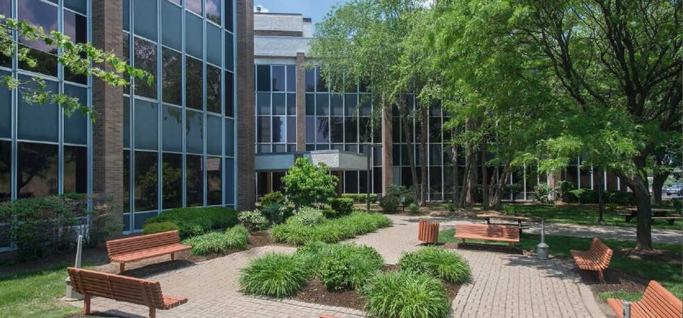 1099 Wall St W, Lyndhurst, NJ à louer - Photo de l’immeuble – Image 3 sur 23