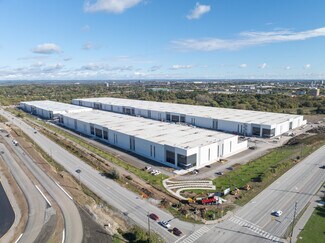 Plus de détails pour 321 Church St S, Ajax, ON - Industriel/Logistique à louer