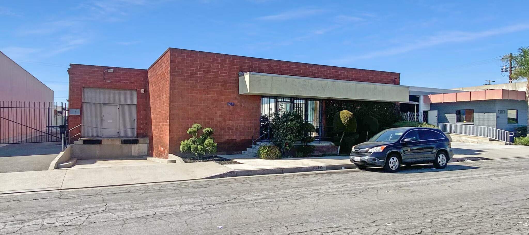 1743 N Floradale St, South El Monte, CA à vendre Photo de l’immeuble– Image 1 sur 25