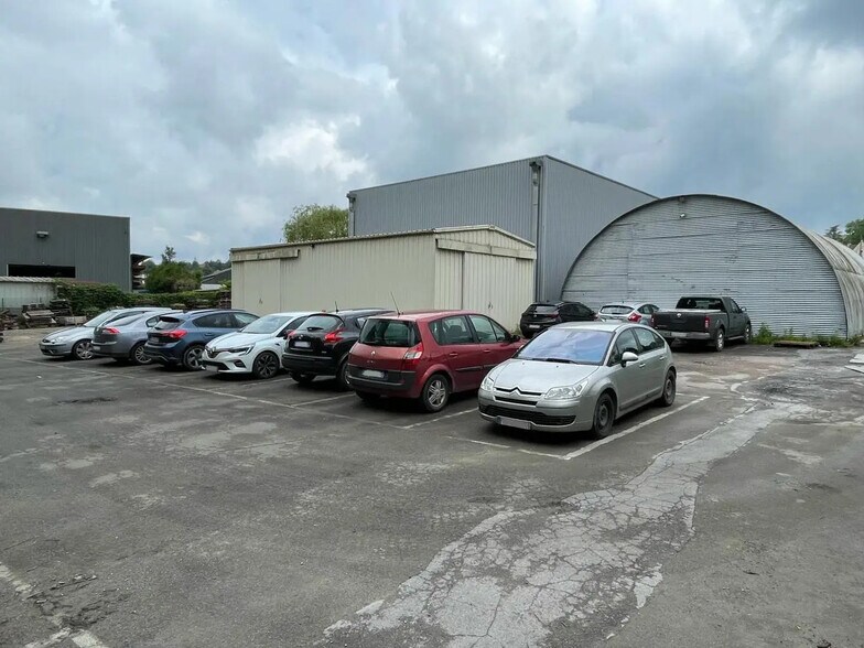 Local d'activités dans Presles à vendre - Photo de l’immeuble – Image 3 sur 19