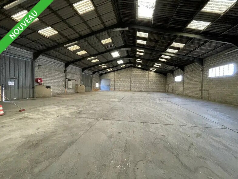 Local d’activités dans Avignon à louer - Photo de l’immeuble – Image 1 sur 5