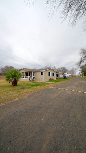 19645 Nordt Rd, Damon, TX à vendre - Vidéo sur l’annonce professionnelle – Image 2 sur 40