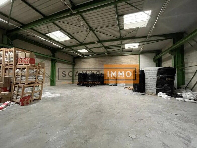 Industriel/Logistique dans Saint-Thibault-des-Vignes à louer - Photo de l’immeuble – Image 3 sur 6