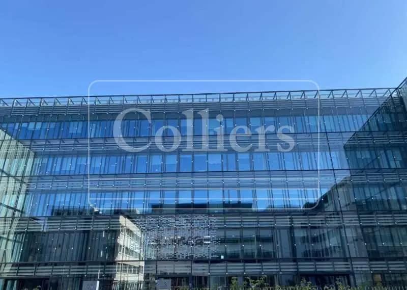 Local d’activités dans Villeurbanne à louer - Photo de l’immeuble – Image 1 sur 23