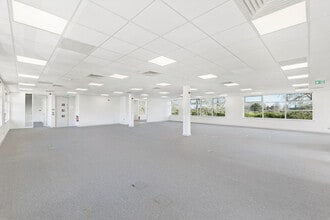 Beechwood, Grove Business Park, White Waltham, Maidenhead à louer Photo intérieure– Image 2 sur 6