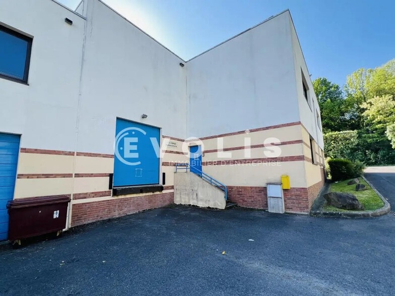 65 Avenue Du General De Gaulle, Champs-sur-Marne à louer - Photo de l’immeuble – Image 3 sur 10