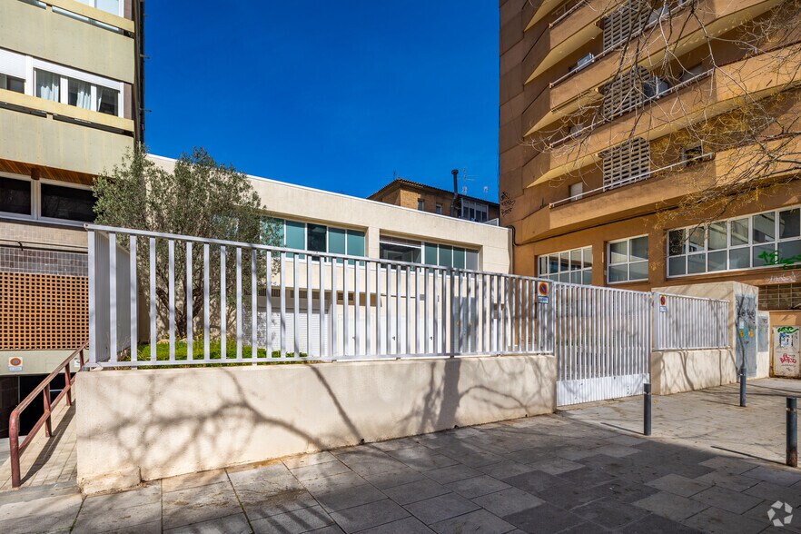 Bureau dans Barcelone, Barcelona à louer - Photo de l’immeuble – Image 2 sur 8