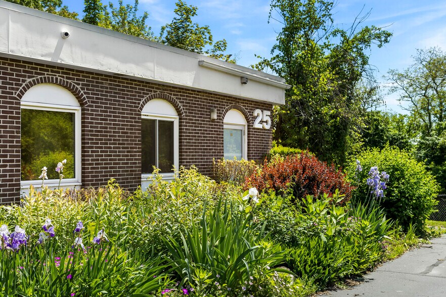 25 Delaware Ave, Delmar, NY à louer - Photo de l’immeuble – Image 3 sur 55