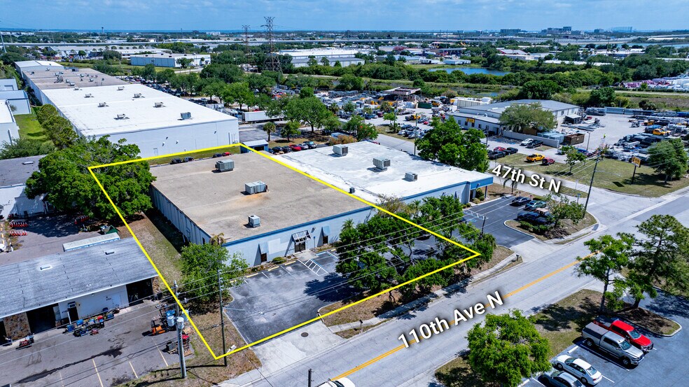 4705 110th Ave N, Clearwater, FL à vendre - Photo principale – Image 1 sur 19