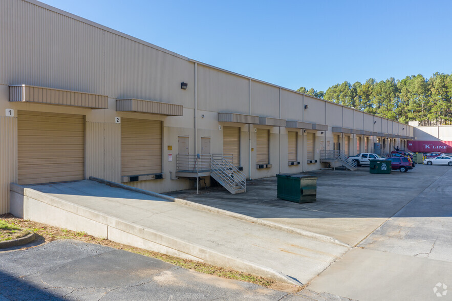 715 Park North Blvd, Clarkston, GA à louer - Photo de l’immeuble – Image 3 sur 5