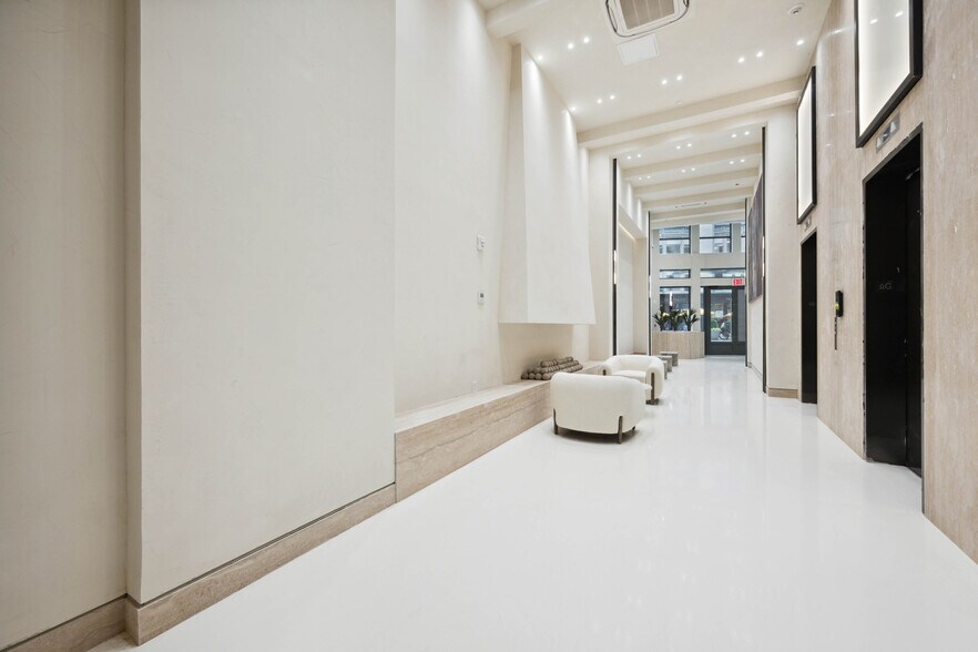 1162 Broadway, New York, NY à louer - Hall d’entrée – Image 2 sur 5