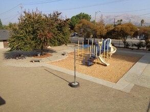 455-467 N White Rd, San Jose, CA à louer Photo de l’immeuble– Image 2 sur 13