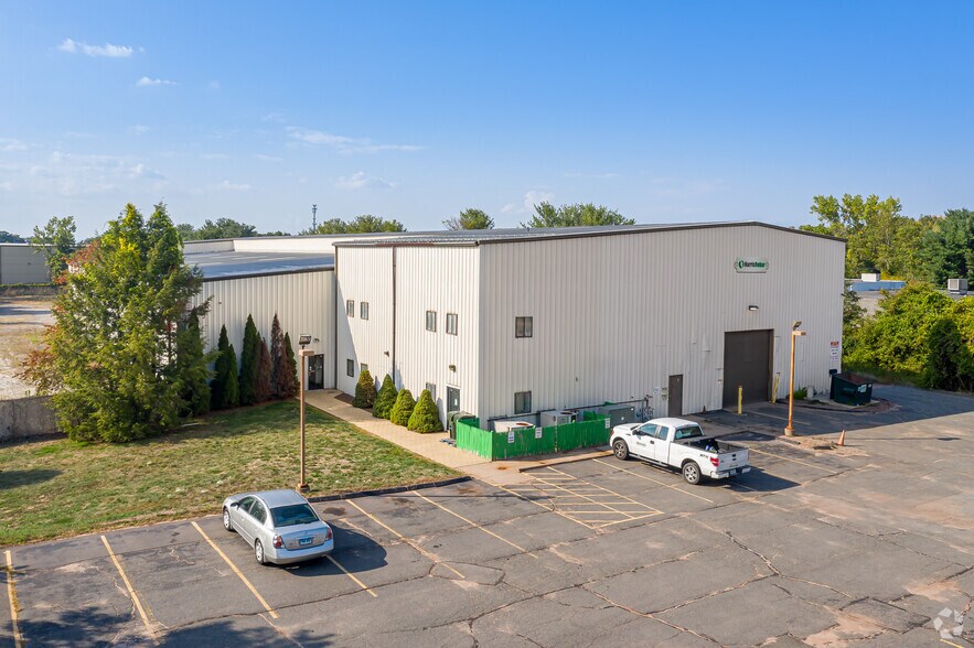30 Talbot Ln, South Windsor, CT à louer - Photo de l’immeuble – Image 1 sur 1