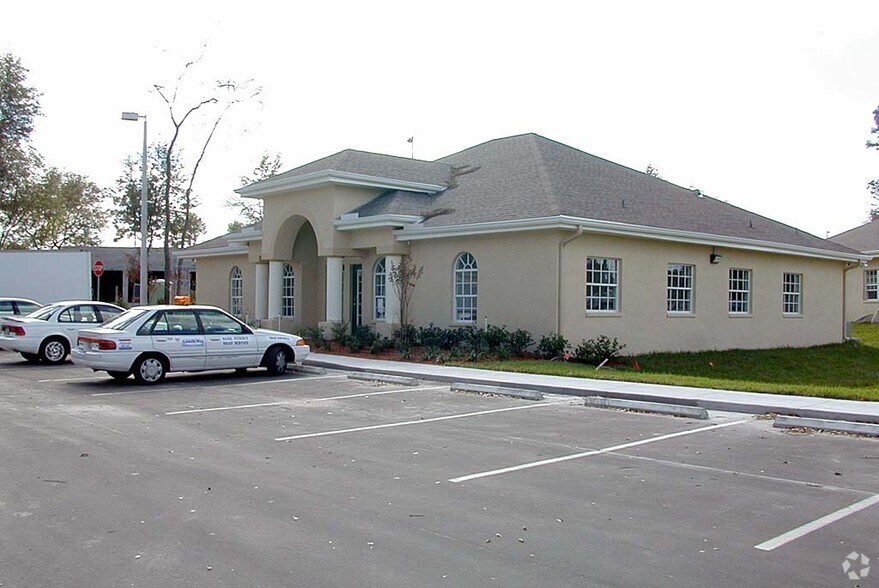 14438 University Cove Pl, Tampa, FL à louer - Photo de l’immeuble – Image 2 sur 4